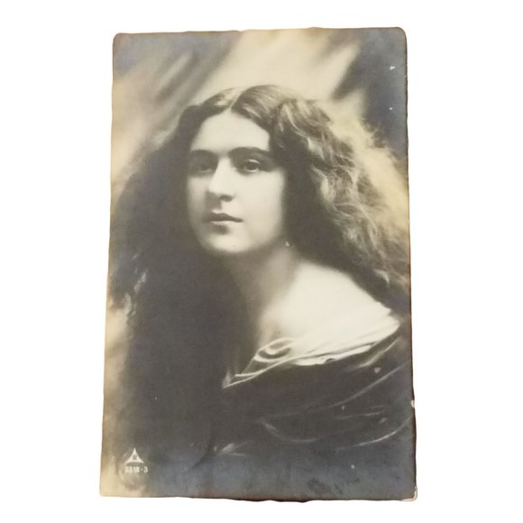 RPPC Pretty Young Dutch Wavy Hair Lady Off Shoulder Dress 1910 Postmark 1c Stamp - Picture 1 of 8